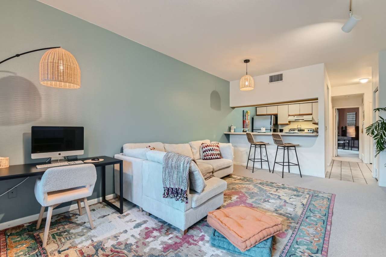 Urban Oasis: Cozy Furnished 1 BDR in Boulder