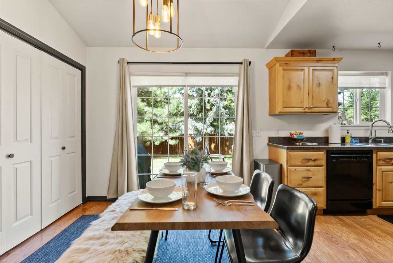 Glacier Chalet – Cozy Columbia Falls Retreat Near Glacier National Park