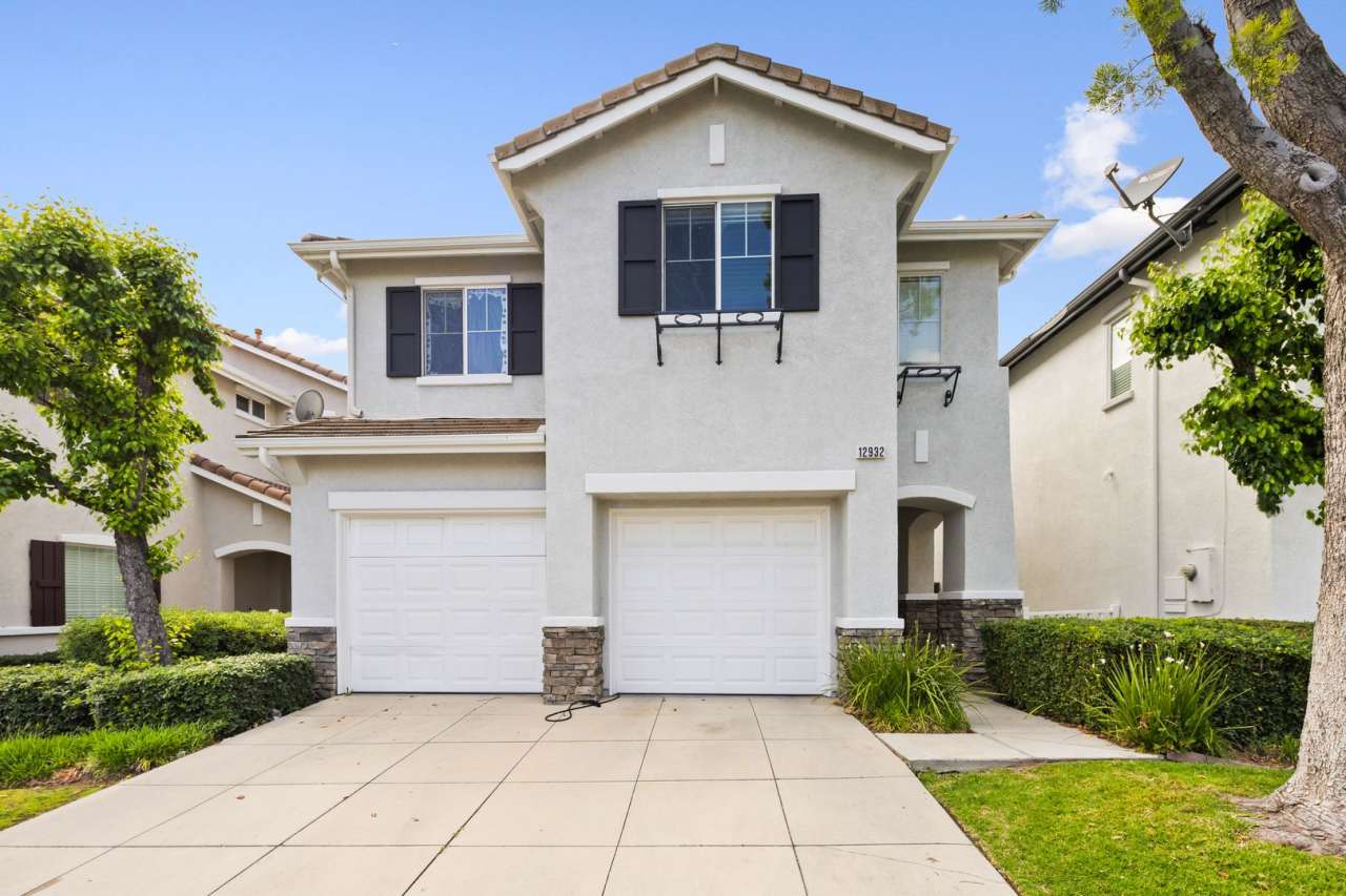 Beautiful 4-Bedroom Chino Home