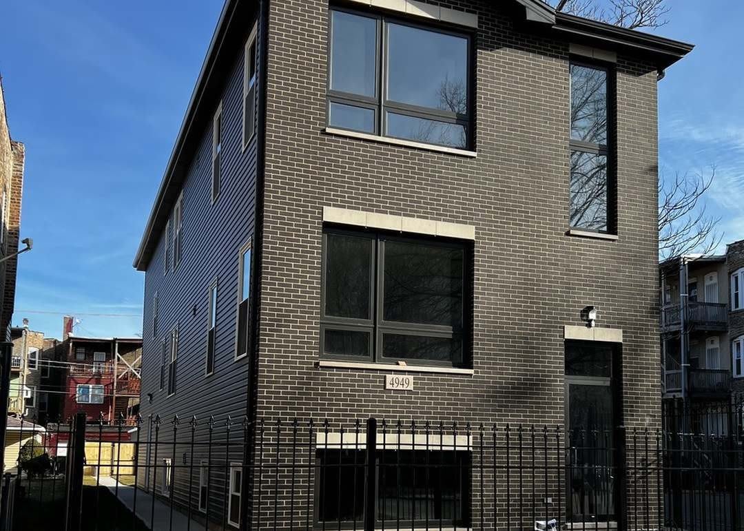 4949 S Wabash Avenue