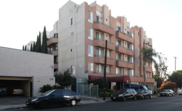 1210 N Las Palmas Ave