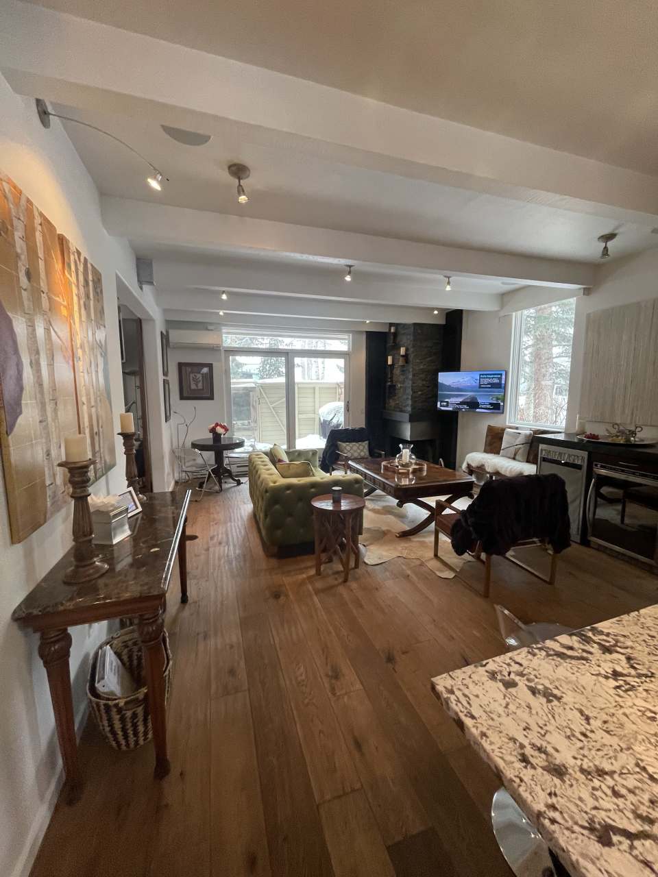 210 East Hyman Avenue