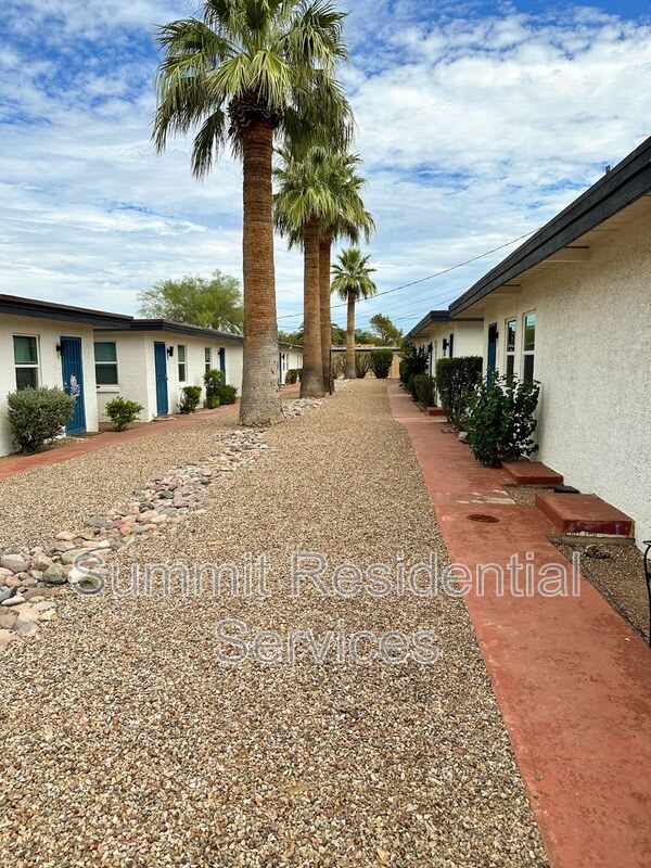 1354 N Country Club Road