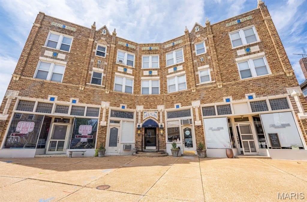 7355 Lindell Boulevard