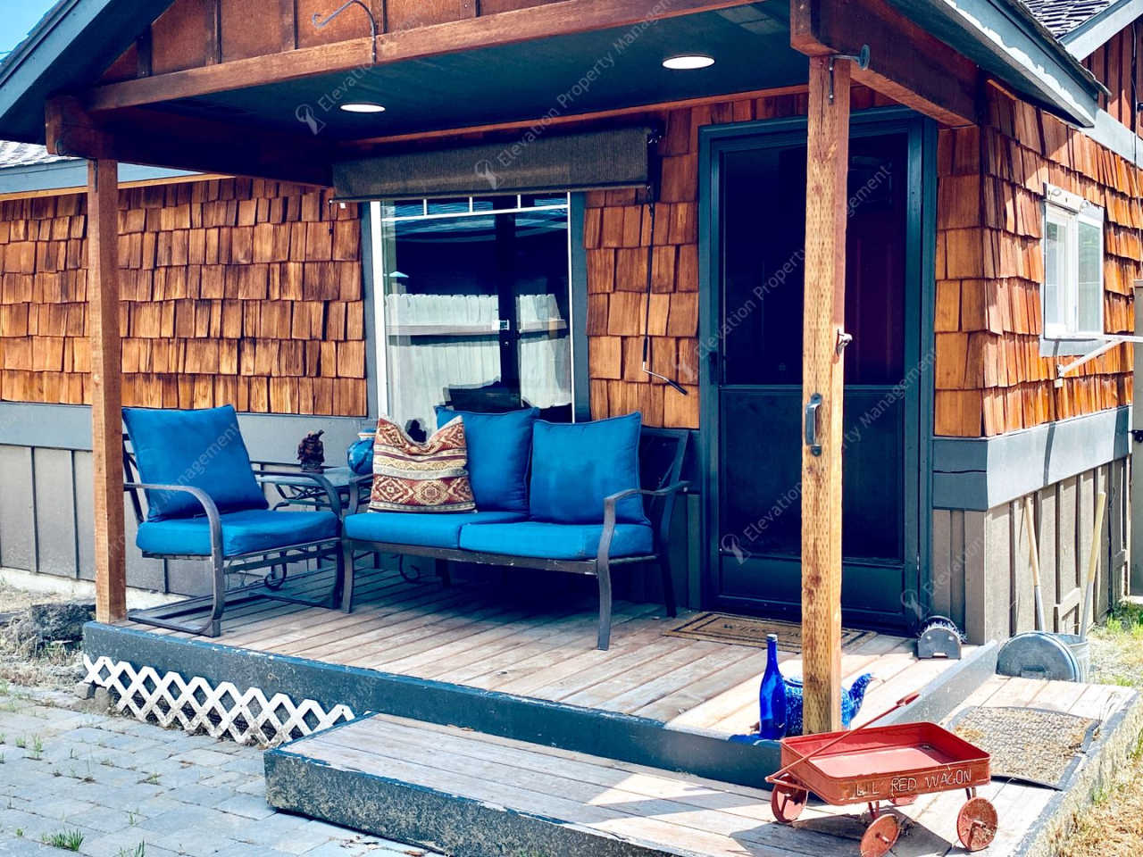 Furnished 1 BR / 1 BA cottage near downtown Redmond and Dry Canyon Trail