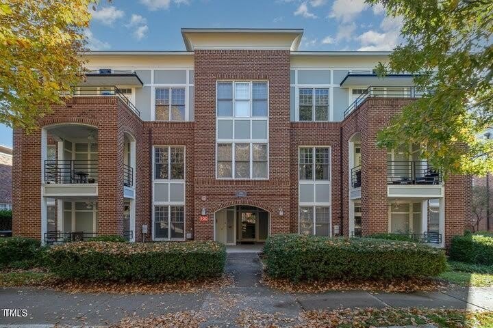 201 Finsbury Street unit: 201