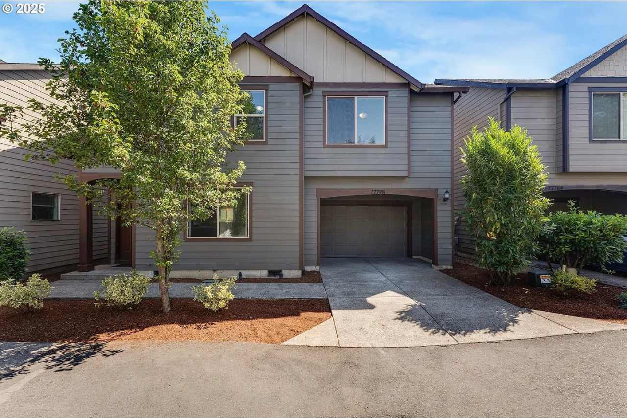 Modern Home 4 Beds 3 Baths in Beaverton!