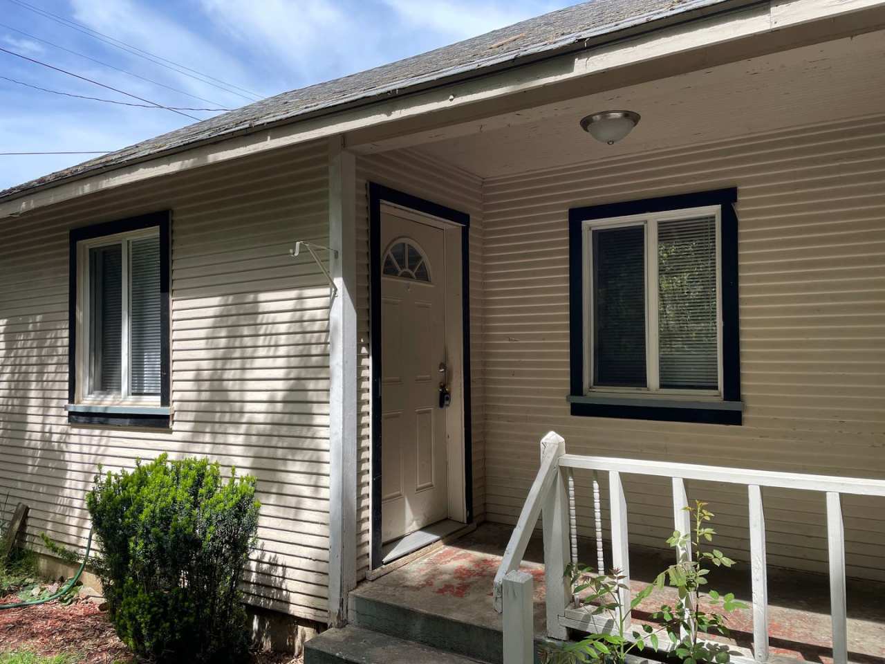 Nice 1 Bedroom 1 Bath Duplex