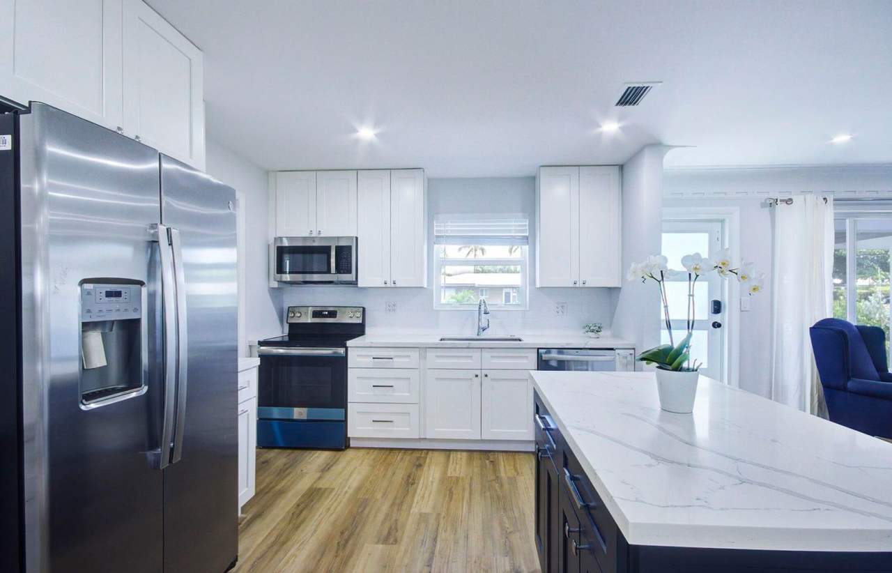 1950 NE 30th Street, Lighthouse Point, FL 33064