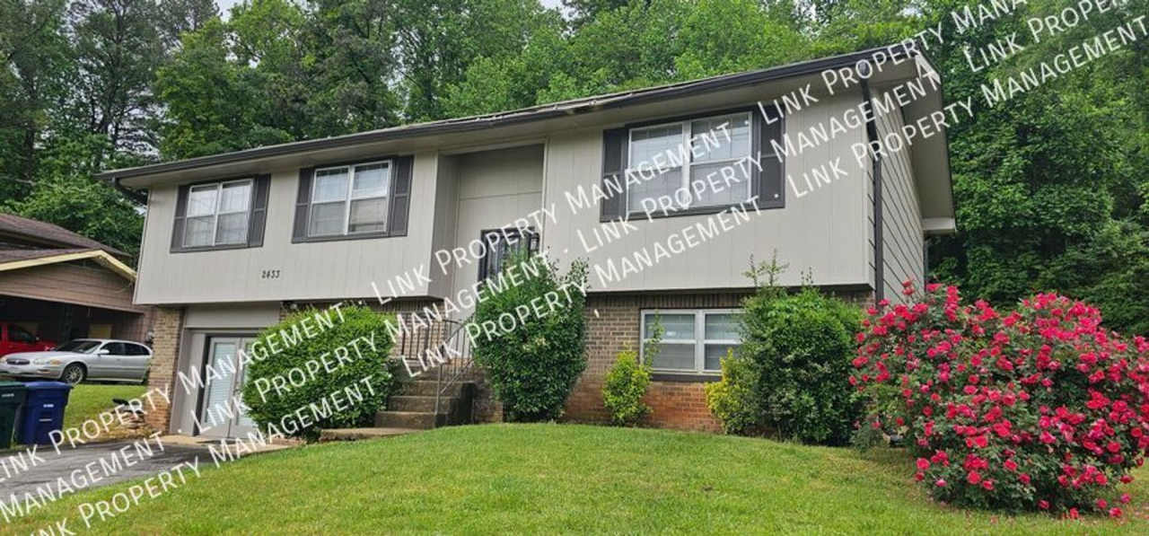 Don't miss this Large 3 or 4 bedroom 2 full baths near Hwy 153/58.