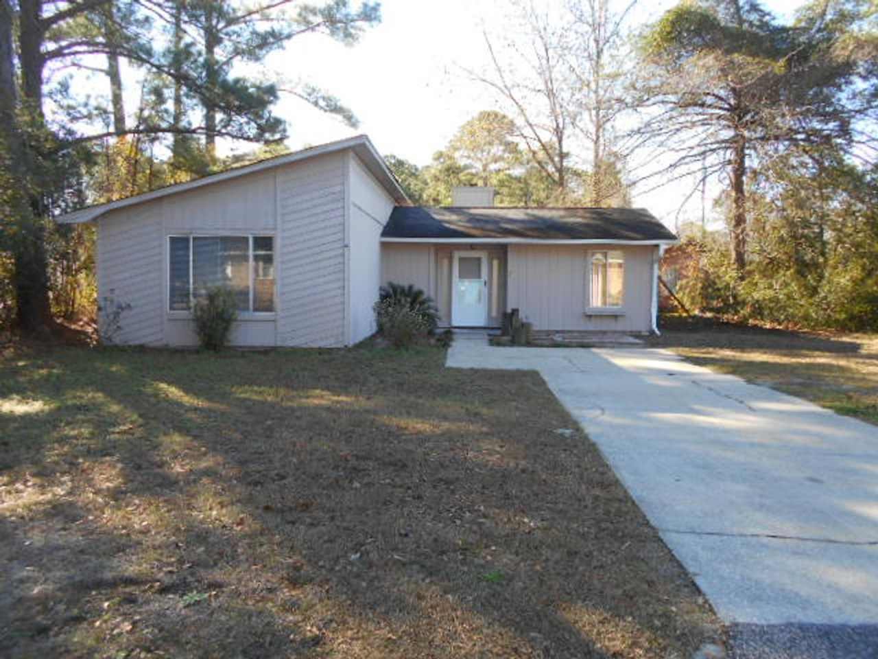 3 bedroom home located in Pine Valley Estates