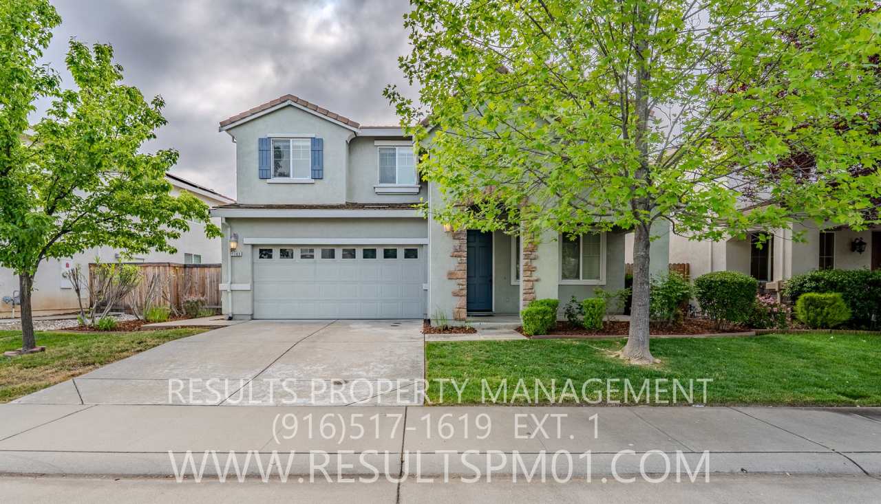 Spacious Lincoln 4 Bedroom 2.5 Bath w Clubhouse Access