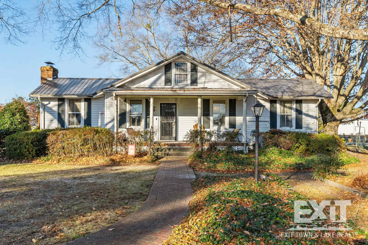 3 Bedroom 2 Bathroom Home