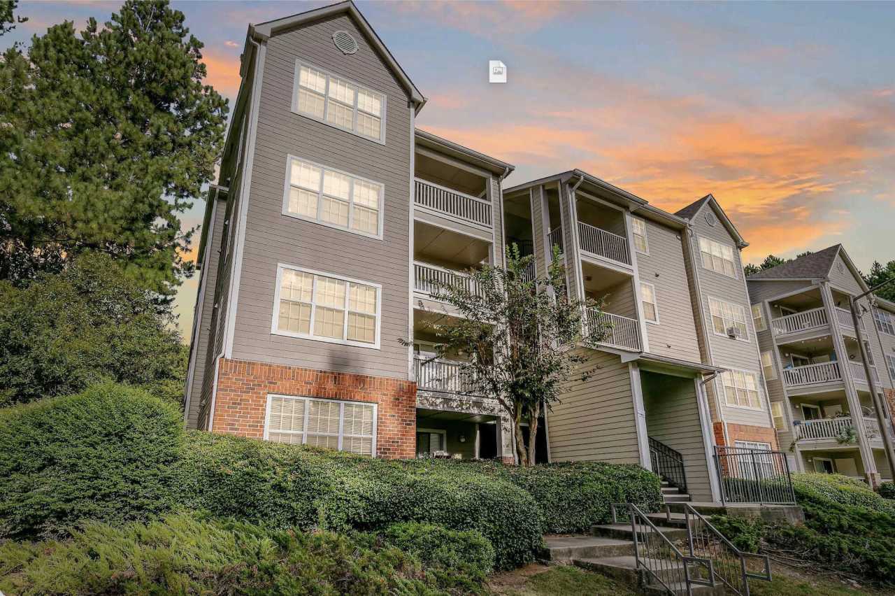 Ellington Woods Apartments