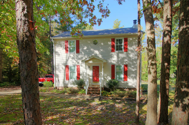 Fantastic 3 bedroom home with large fenced yard in SE Durham!