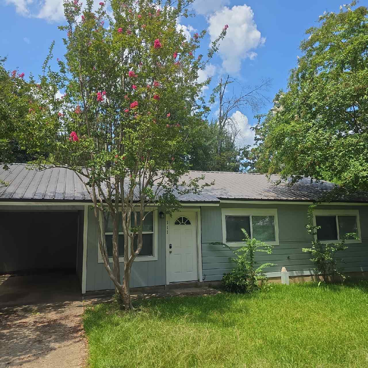 111 East Hilly Avenue