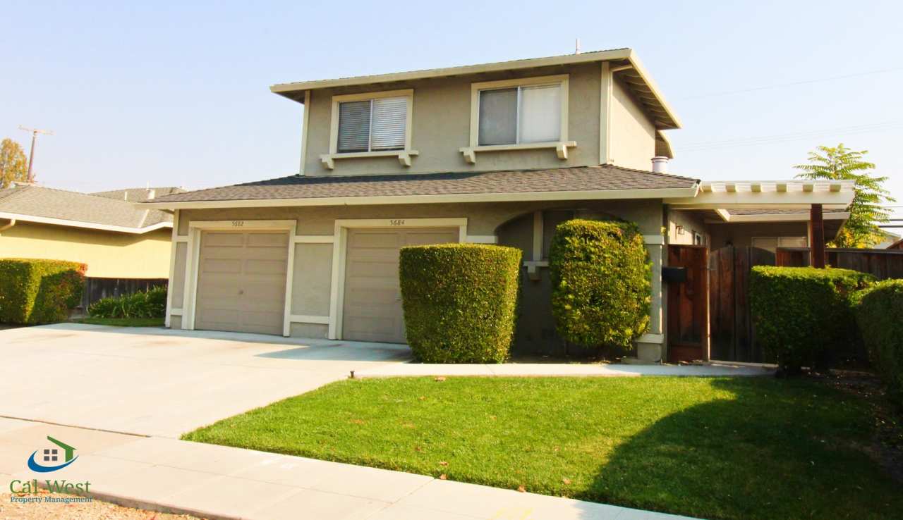 $2995 - Beautiful 2 Bed 1.5 Bath Duplex Available Now! Near Hwy 85/87