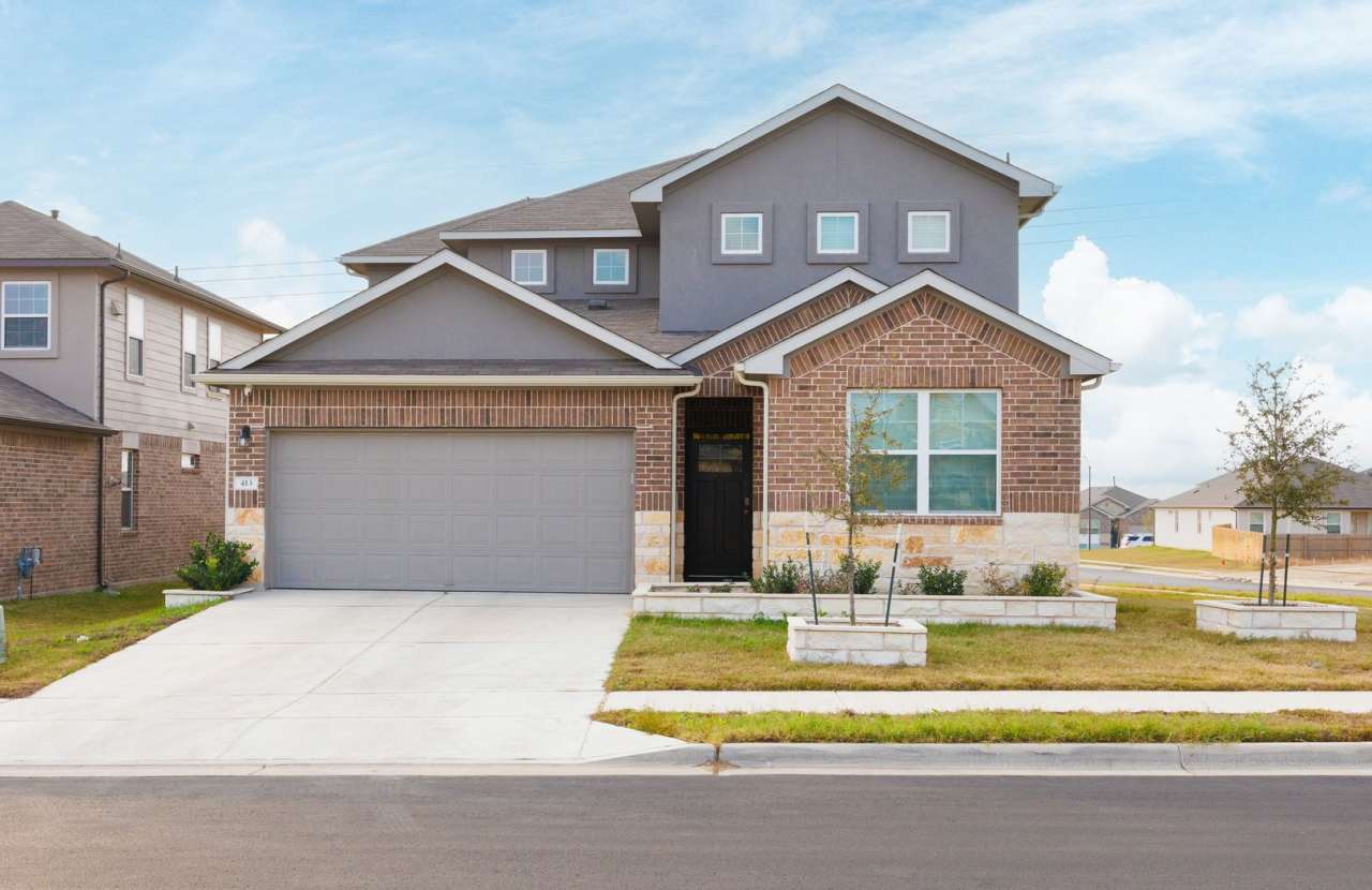 Spacious 4-Bedroom Home with High Ceilings, Game Room  Open Living in Georgetown