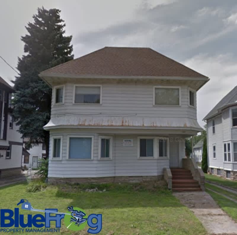 929 Jackson St - Upper