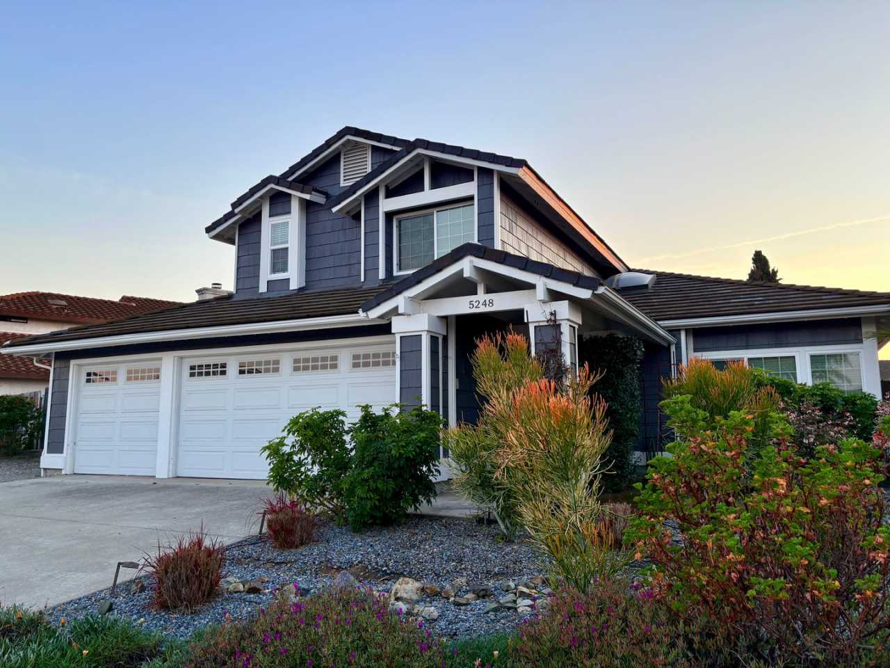 Beautiful Two Story Home with Large Yard - Oceanside