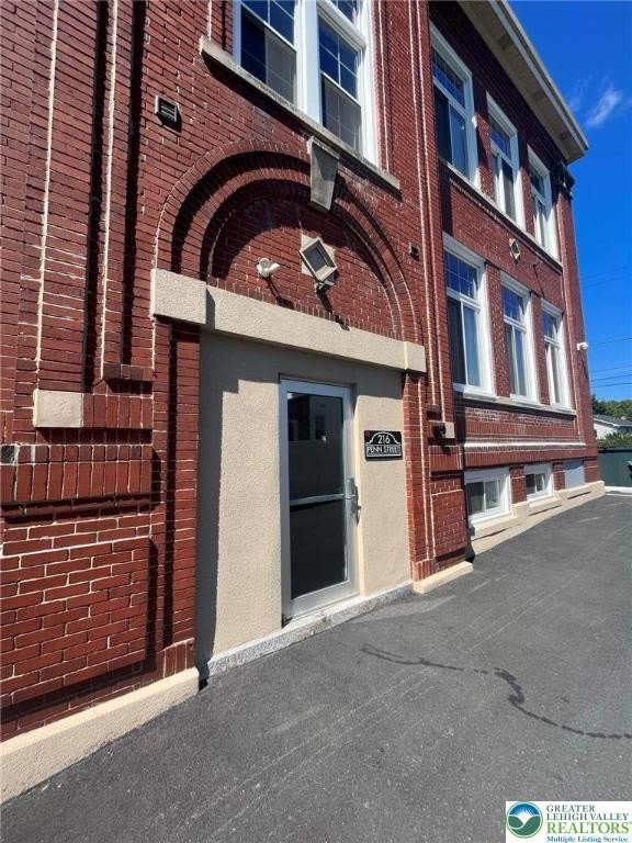 216 Penn Street unit: 3