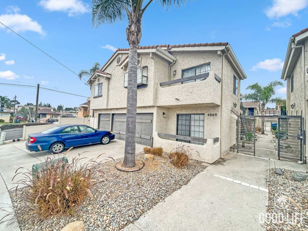 Beautiful 2BD/2BA W/ Reserved Parking and In-Unit Laundry in La Mesa!