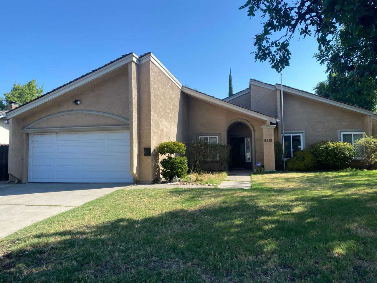 Thanksgiving Leasing Special, move in before Thanksgiving and receive a $500 credit towards your first month's rent.