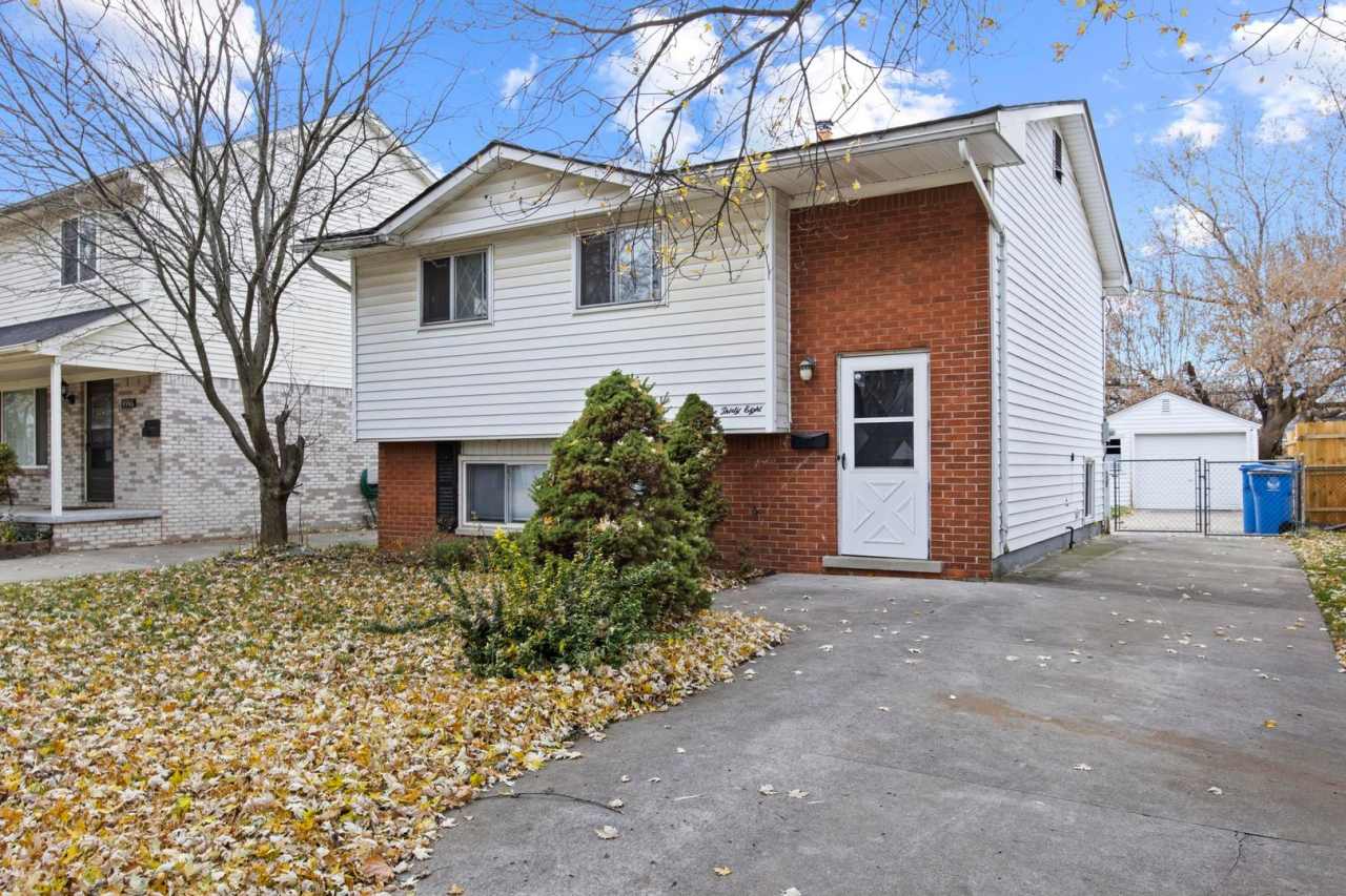 Hardwood Floors- Large Space - Garage