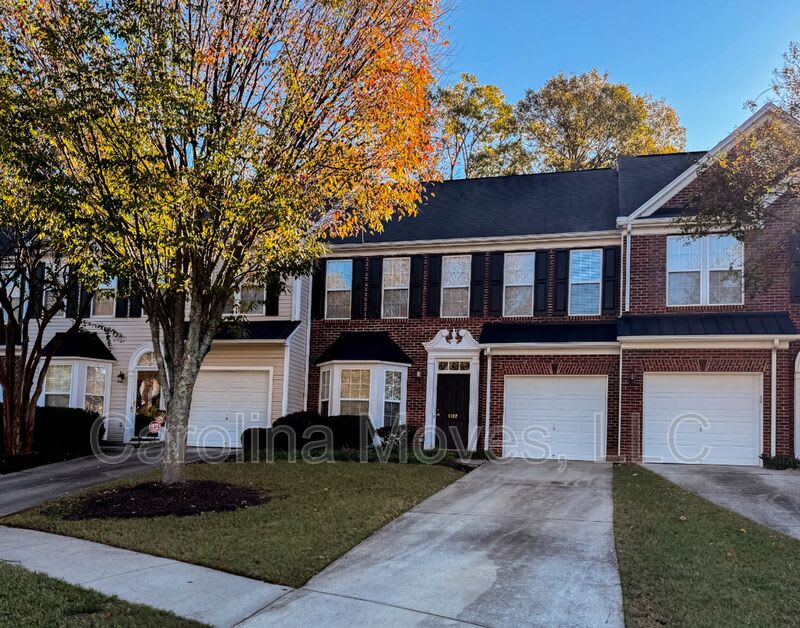 1322 Alexandrite Lane