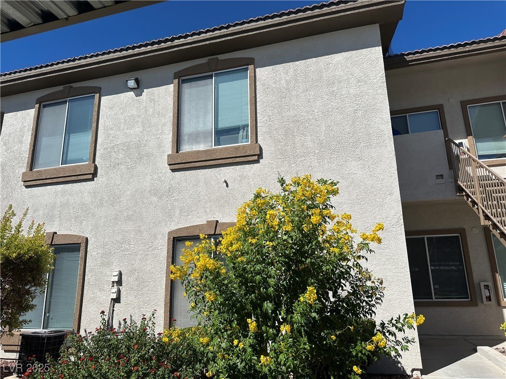 2305 W HORIZON RIDGE PW Parkway