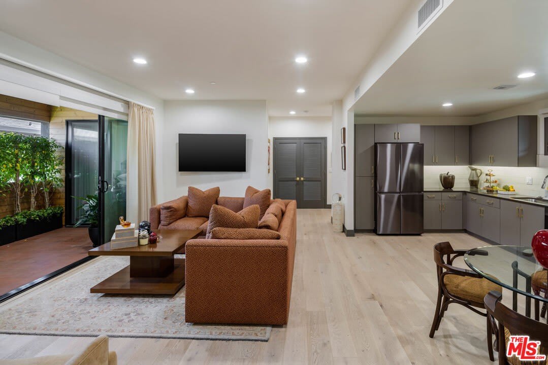 118 N Orlando Ave unit: 202