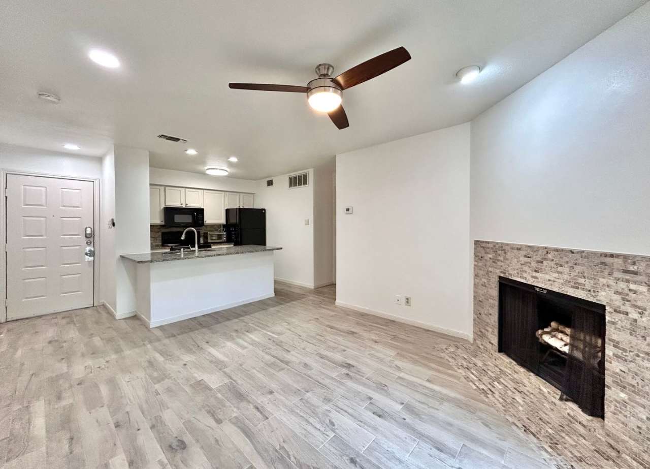 Welcoming 2-Bedroom, 2-Bath Home with Natural Light in Austin