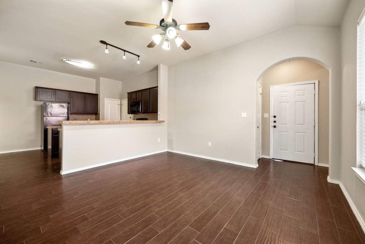 NICE 3 BEDROOM DUPLEX LOCATED IN NEW BRAUNFELS, TEXAS!
