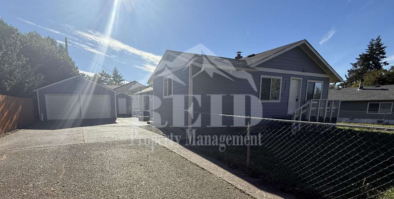 UPDATED 1 STORY 4 BED 2 BATH 2 CAR GARAGE - TRACYTON BEACH AREA