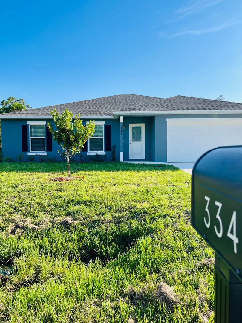 Live from Palm Bay Florida........ A Beautiful New Construction Rental!