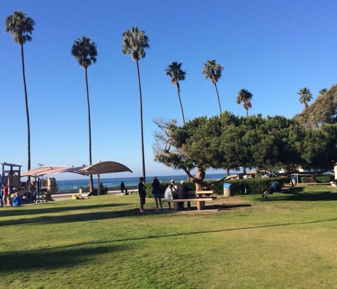 Steps to the Beach in La Jolla!