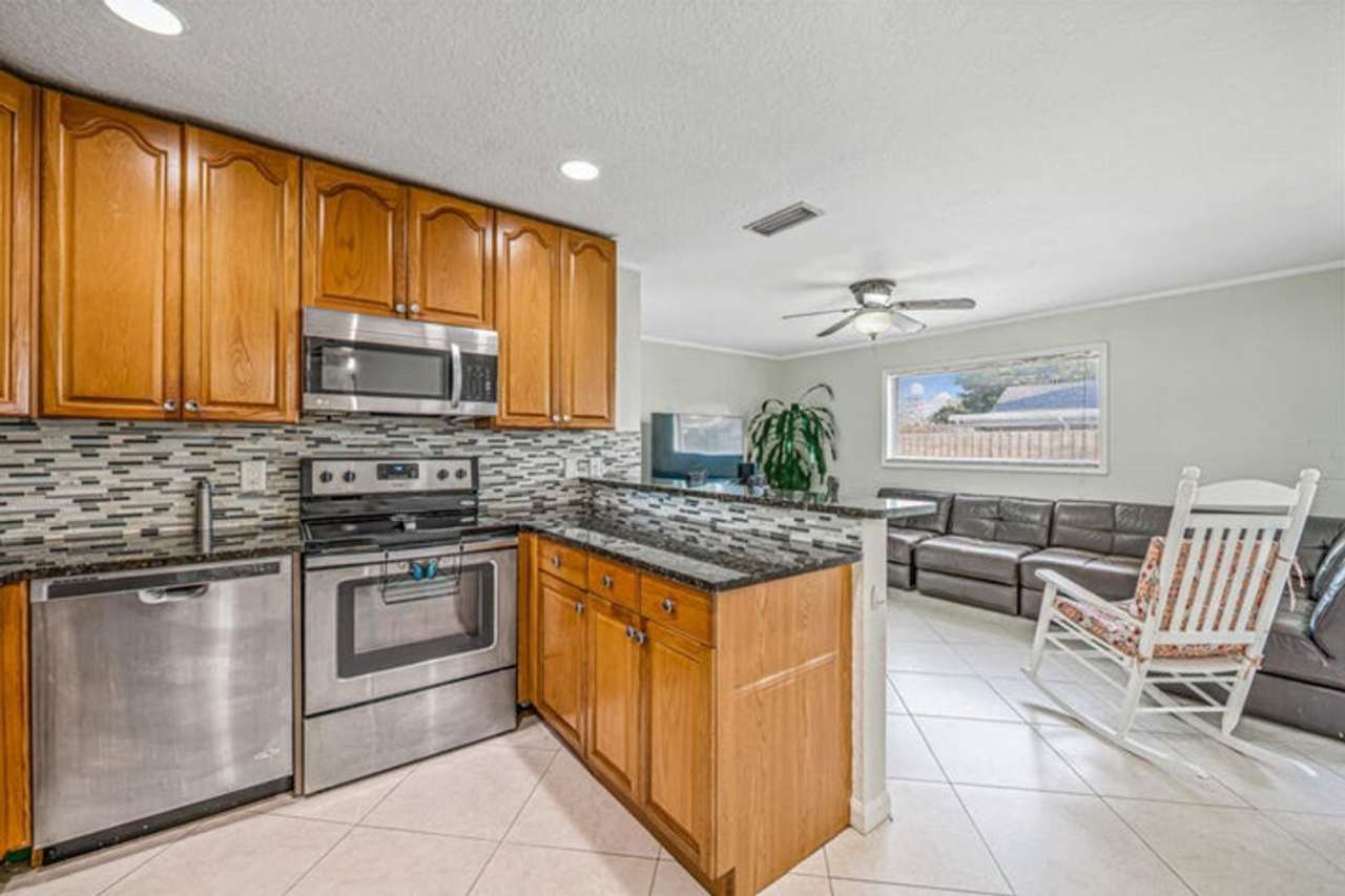 1242 Wyndcliff Drive, Wellington, FL 33414