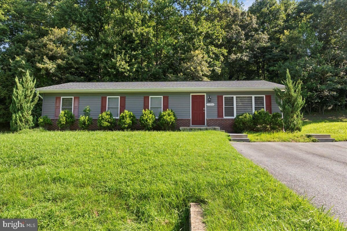 15204 PEERLESS Avenue