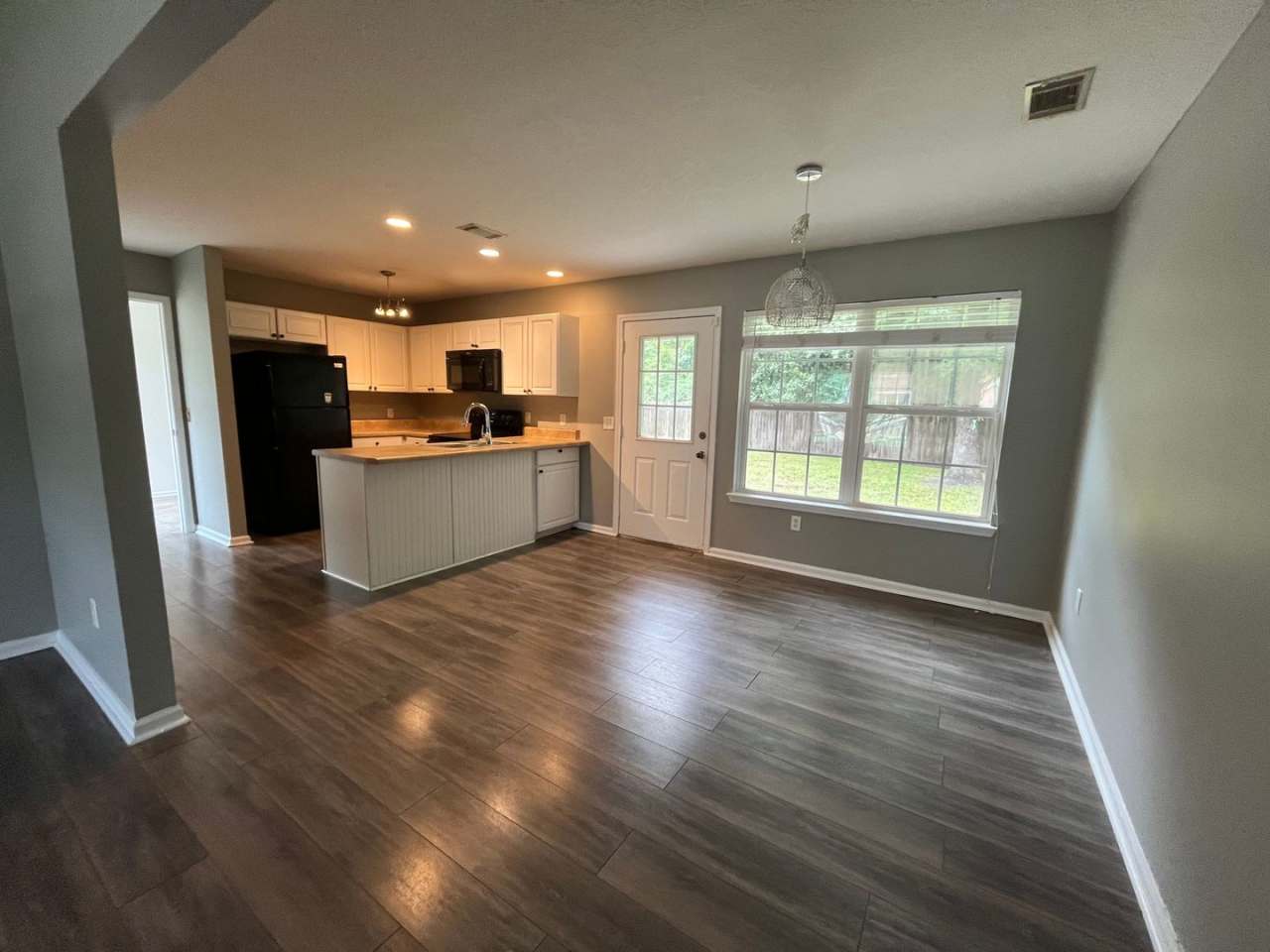 Three bedroom, two bathroom house in Pembroke