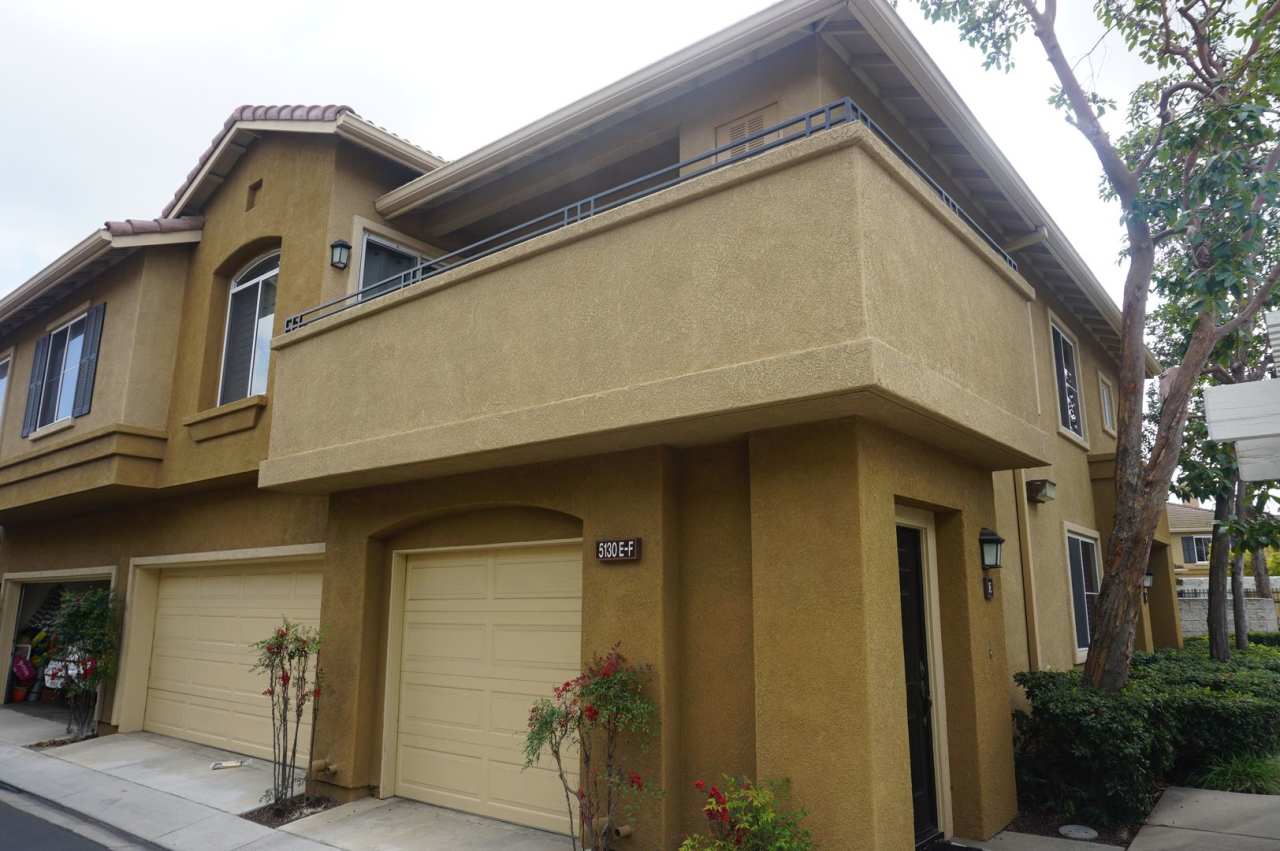 Charming Upper End Unit 2 Bed 2 Bath Condo