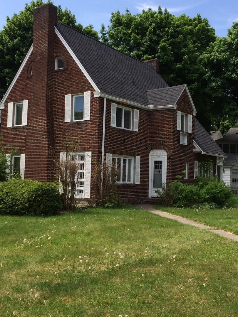 Charming, Classic 3 BR Brick Close to LeMoyne in Nice Neighborhood