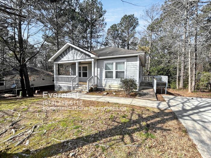 2037 Lakewood Trail Southeast