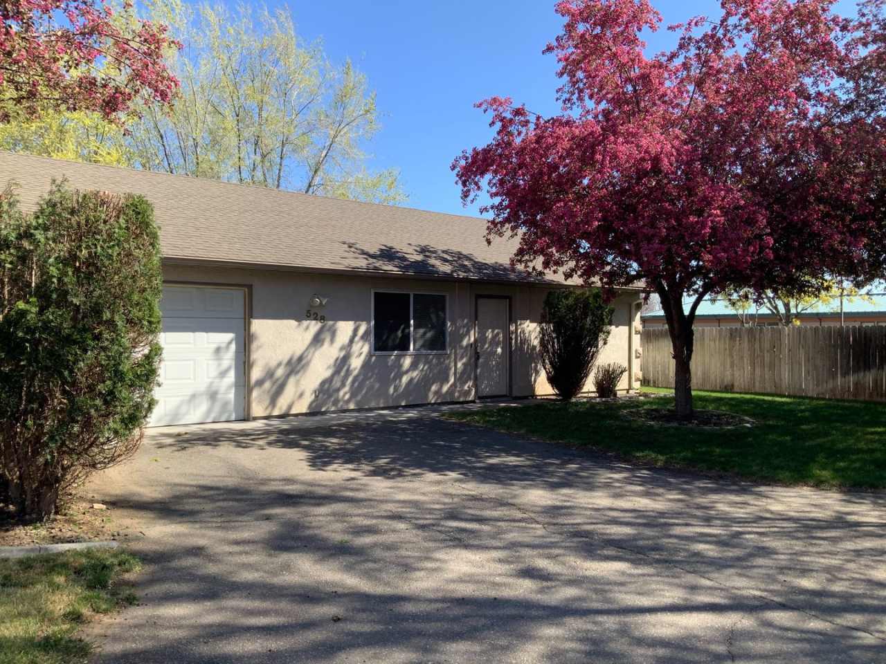 Two bedroom, Two Bath Duplex with One Car Garage and Large Yard By NNU!