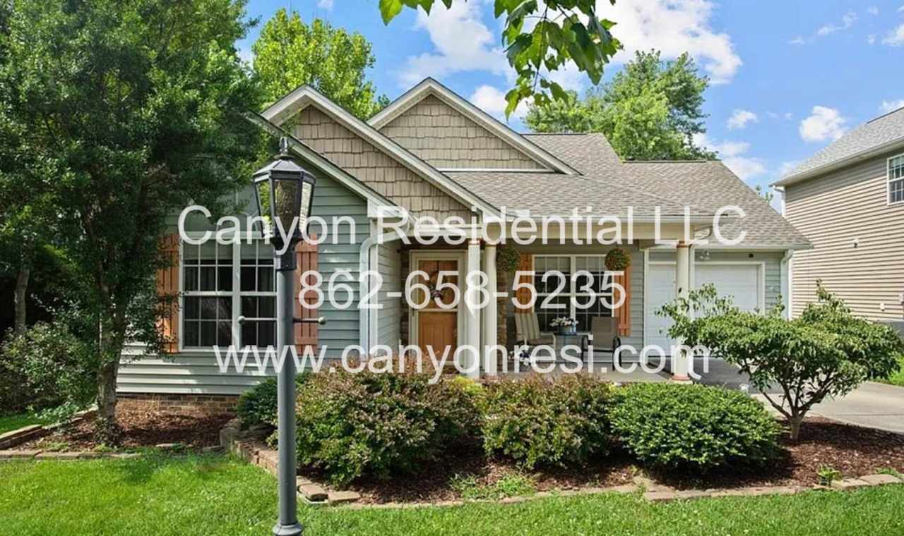 Beautiful 3B Room! Move in ready!