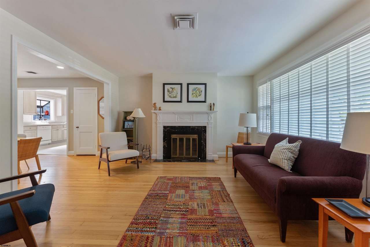 104 N Nassau Ave
