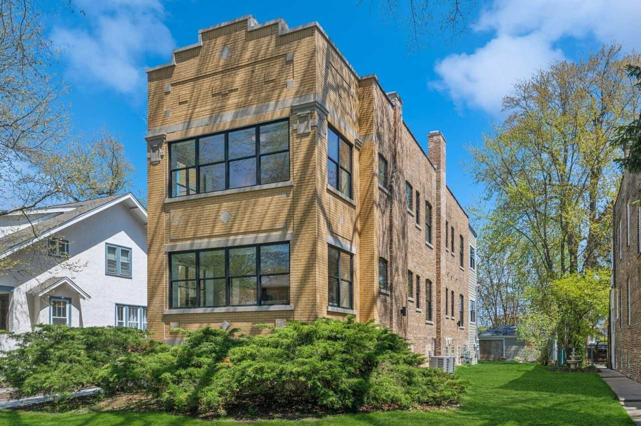 2755 Eastwood Avenue