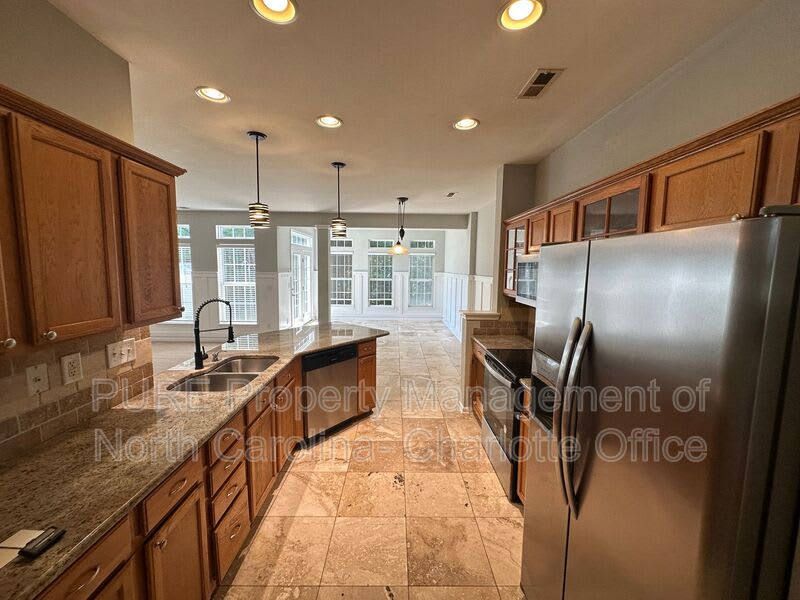 6033 Queens Walk Court