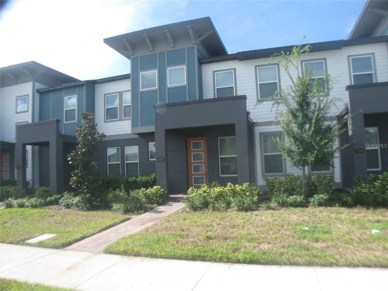 7097 CARRICKBEND LANE