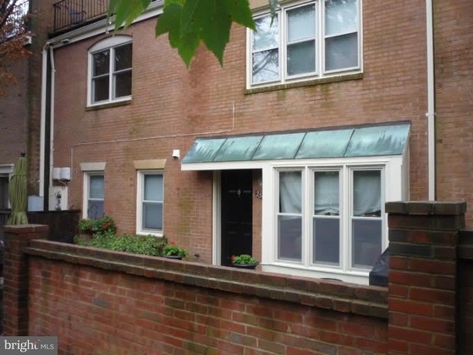 2540 FAIRFAX Drive unit: A