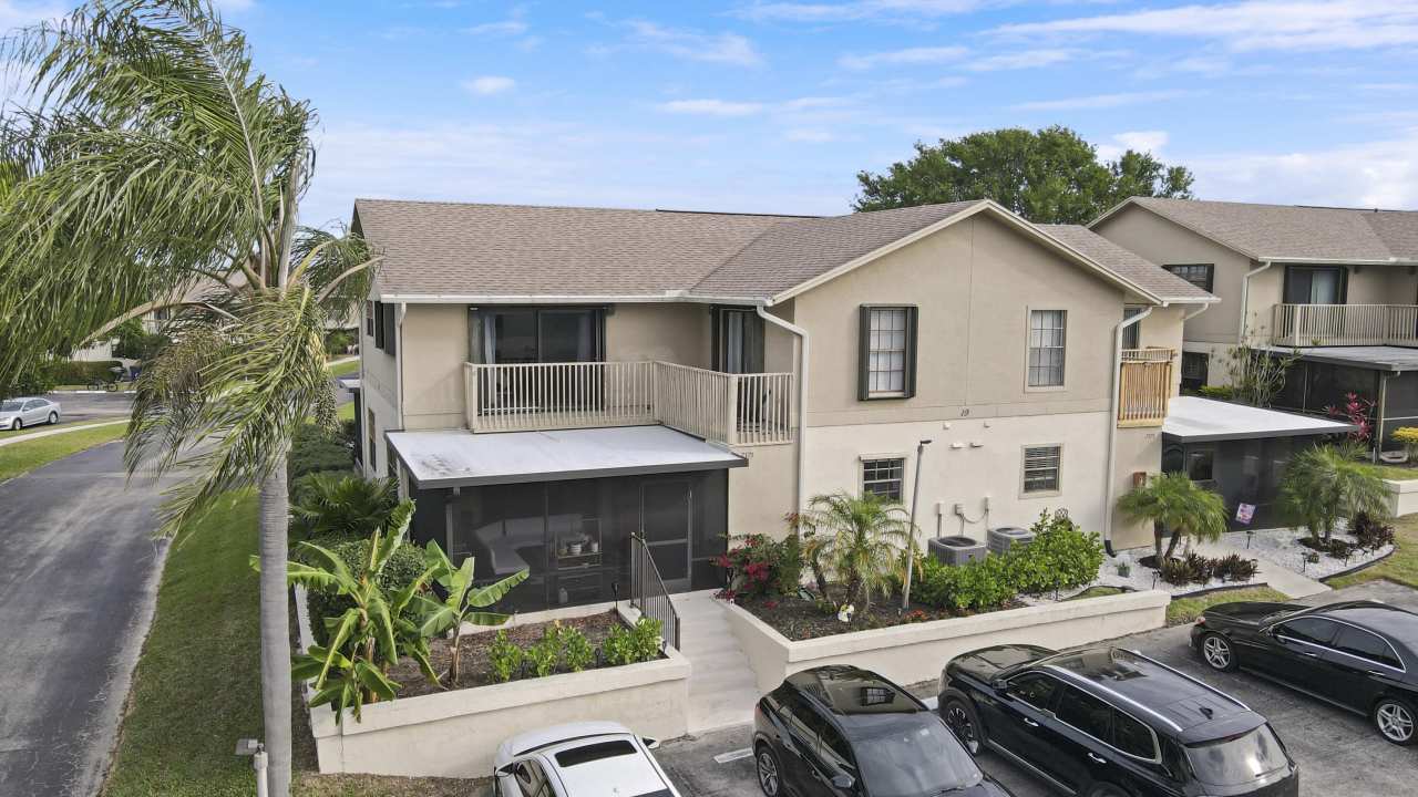 7375 SE Jamestown Terrace